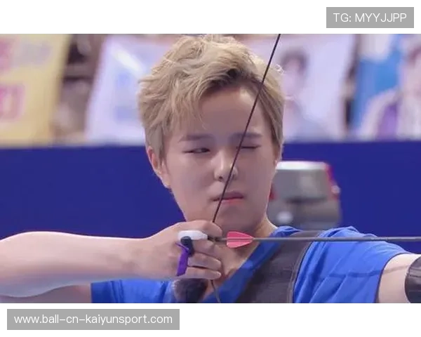 射击选手误射包包，观众笑疯