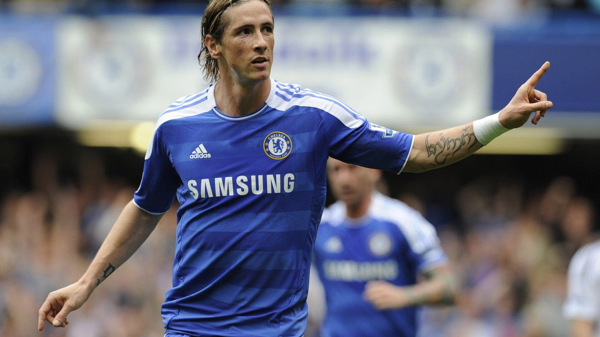 国乒一哥出海即封神？樊振东德杯首秀打脸质疑者，乒乓王国樊振东专访